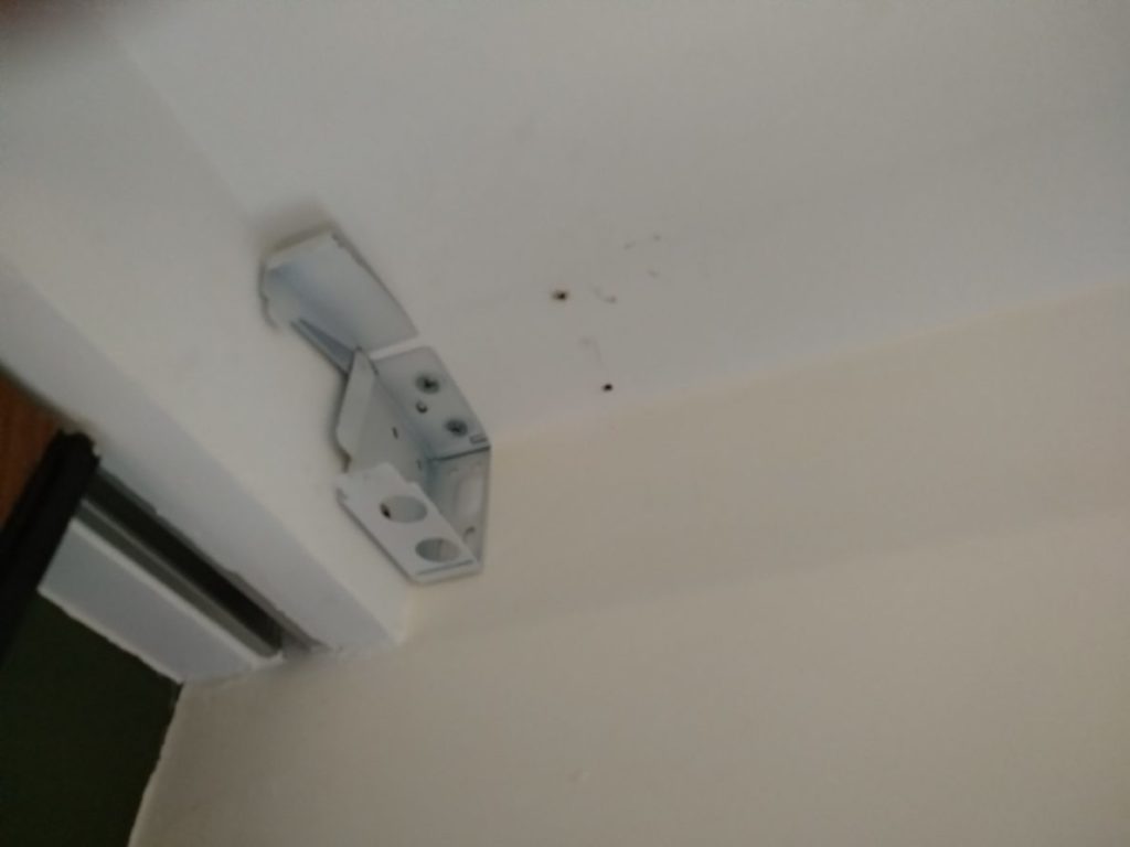電動百葉窗托架