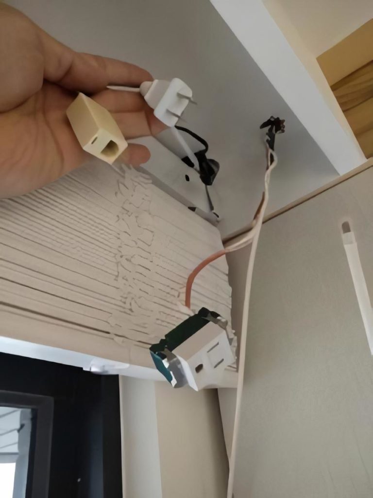 電動百葉窗電源連接